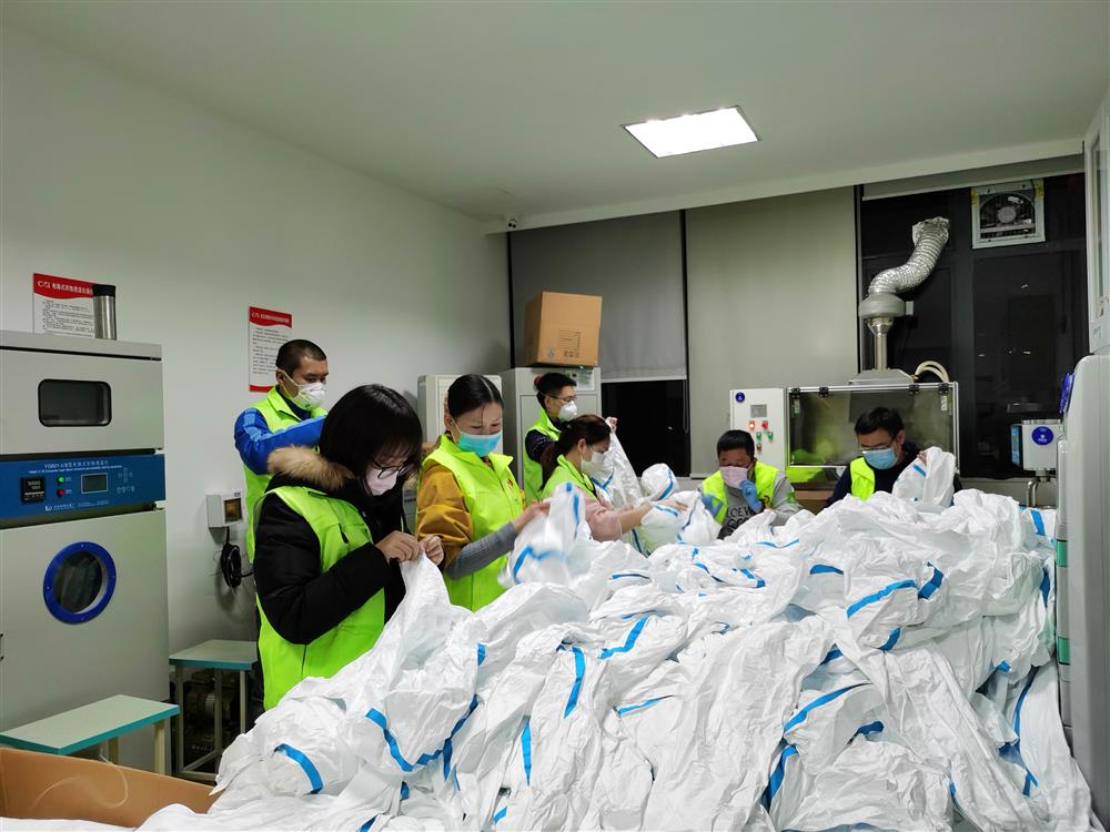 綠馬甲&ldquo;浦東青年志愿者&rdquo;，的一次晚班志愿服務(wù)